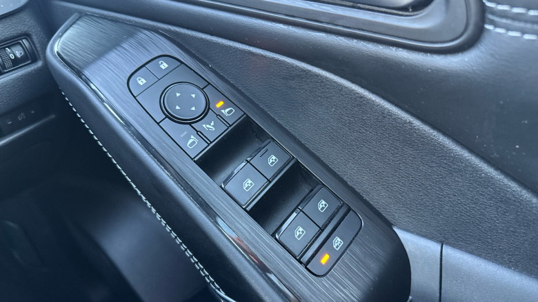 Nissan Qashqai 1.3 DiG-T MH N-Connecta 5dr Petrol Hatchback